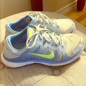 MAKE AN OFFER! 🎉 Nike Training Sneakers